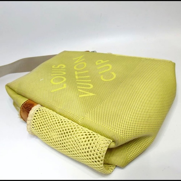 Louis Vuitton crossbody bag - Picture 2 of 7